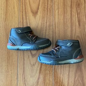 Surprize by Stride Rite Toddler Boy Brown Boots, Size 5